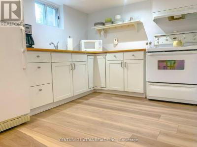 2 CRYSTAL CRESCENT, Toronto (long Branch), 온타리오주 M8W 2Z7, 캐나다