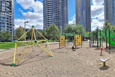 125 VILLAGE GREEN SQUARE, Toronto (agincourt South-malvern West), Ontario M1S 0G3, Canadá