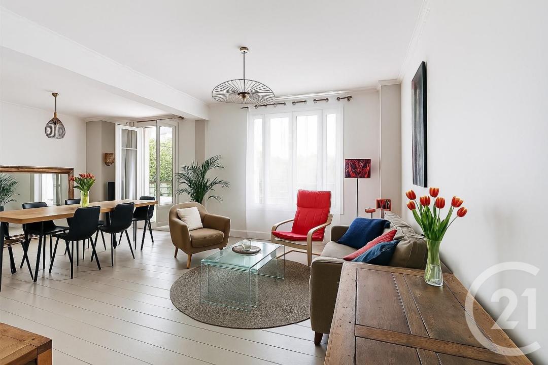 Suresnes, Île-de-France 92150, France
