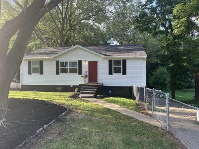 245 Raintree Dr, Clarksville, Tennessee 37042, USA