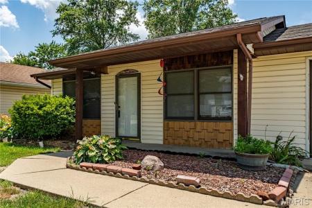 36 Gemstone Drive, Granite City, Illinois 62040, USA