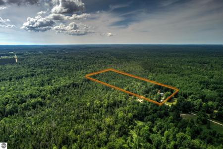 5830 Keffer Road, Kingsley, Michigan 49649, USA