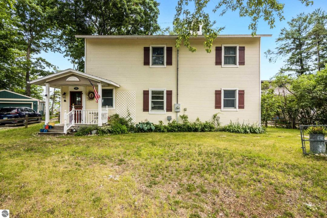 536 N West Bay Shore Drive, Suttons Bay, Michigan 49682, Amerika Birleşik Devletleri