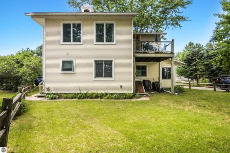 536 N West Bay Shore Drive, Suttons Bay, Michigan 49682, Amerika Birleşik Devletleri