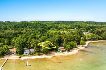 536 N West Bay Shore Drive, Suttons Bay, Michigan 49682, Amerika Birleşik Devletleri