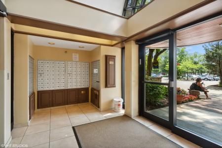 509 Aurora Avenue , 409, Naperville, Illinois 60540, Amerika Birleşik Devletleri