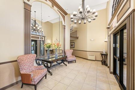 509 Aurora Avenue , 409, Naperville, Illinois 60540, USA