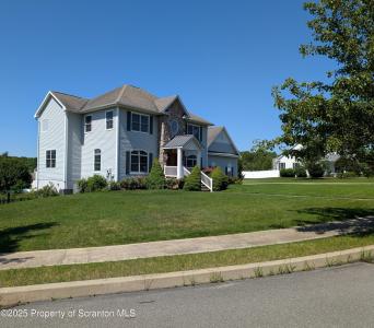 302 School Side Drive, Throop, Pennsylvania 18512, USA