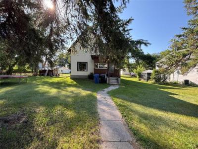 423 CLARK AVENUE, Killarney, Manitoba R0K 1G0, Canada