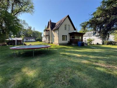 423 CLARK AVENUE, Killarney, Manitoba R0K 1G0, Canada