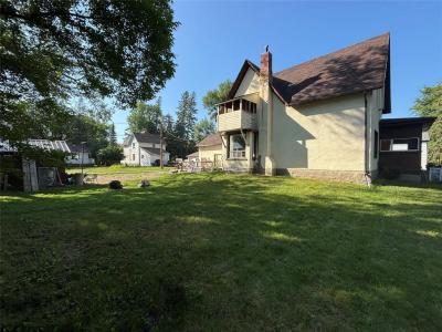 423 CLARK AVENUE, Killarney, Manitoba R0K 1G0, Canada