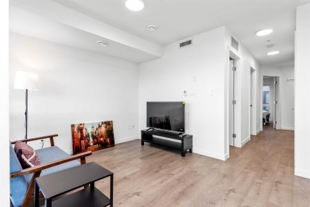 2551 KINGSWAY, Vancouver, Британская Колумбия V5R 5H3, Канада