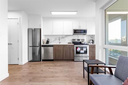2551 KINGSWAY, Vancouver, Британская Колумбия V5R 5H3, Канада