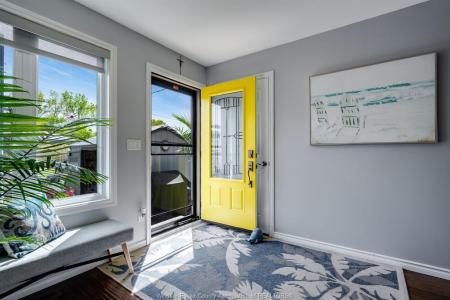 1192 SHORELINE AVENUE, Lakeshore, Ontario N0R 1A0, Canadá