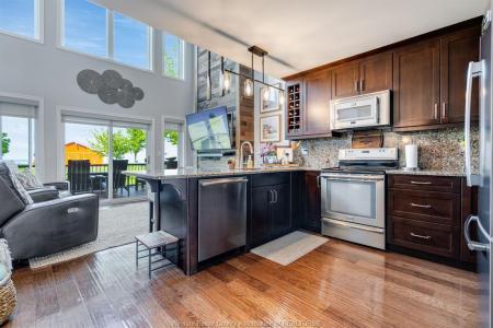 1192 SHORELINE AVENUE, Lakeshore, Ontario N0R 1A0, Canadá
