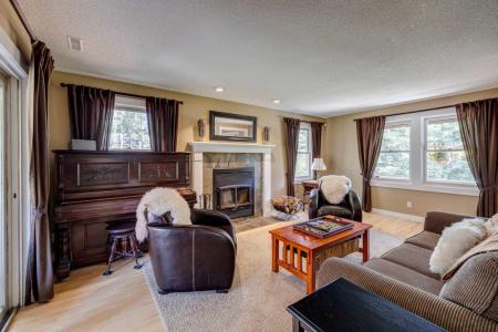 35 ELK VALLEY COURT, Bragg Creek, Alberta T0L 0K0, Canadá