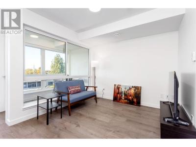 2551 KINGSWAY, Vancouver, 不列颠哥伦比亚省 V5R 5H3, 加拿大