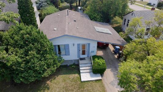 112 MOORE AVENUE, Winnipeg, Manitoba R2M 2C3, Canadá