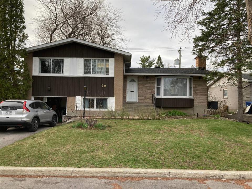 70  Rue Manuel, Dollard-Des Ormeaux, 魁北克省 H9A 2L9, 加拿大