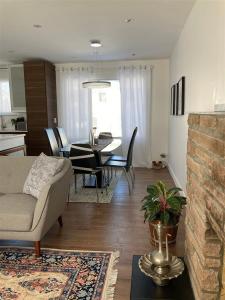 70  Rue Manuel, Dollard-Des Ormeaux, 魁北克省 H9A 2L9, 加拿大