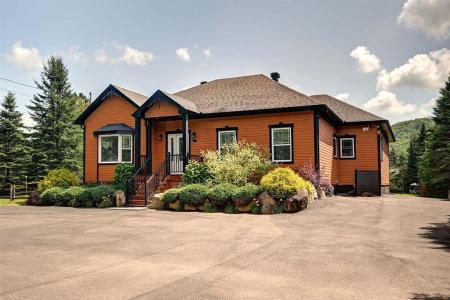 1918  Ch. des Rapides, Amherst, Quebec J0T 2L0, Canada