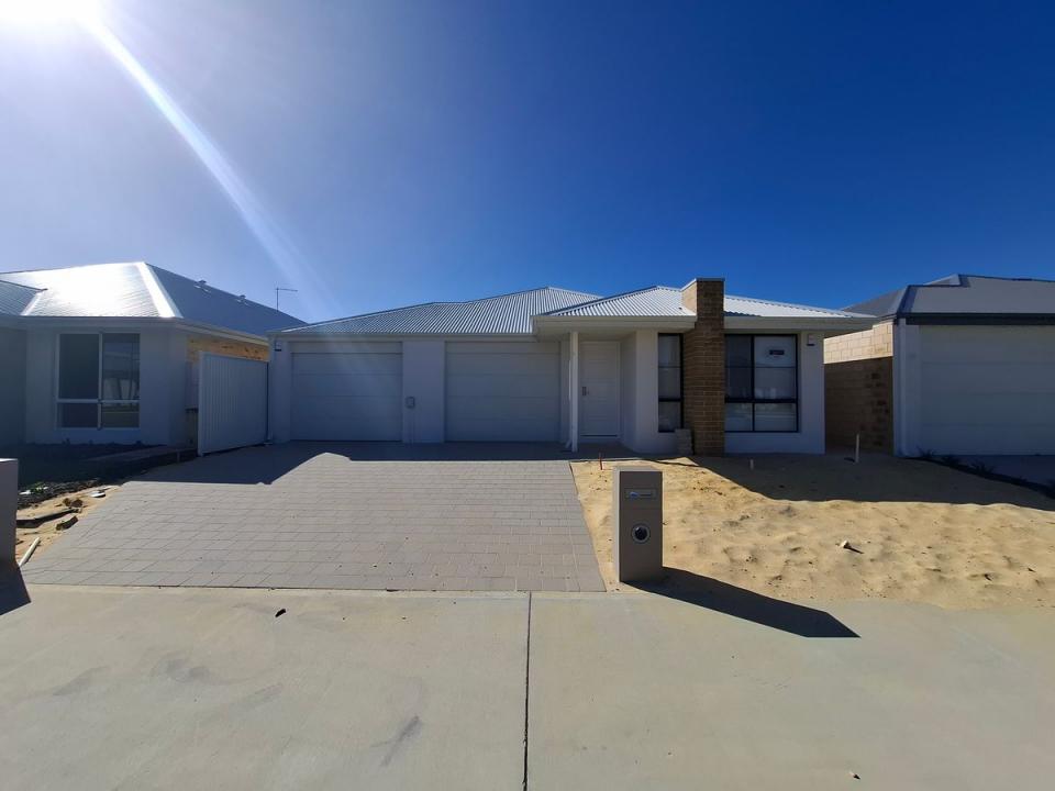 12B Hopetoun Drive, Eglinton, WA 6034, Australia