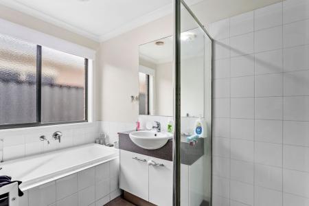 58a Tom Roberts Parade, Point Cook, VIC 3030, Australien