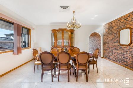 25 Candlewood Street, Bossley Park, NSW 2176, Australia