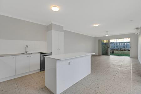 2/5 Sugarcane Court, Coes Creek, QLD 4560, Austrália