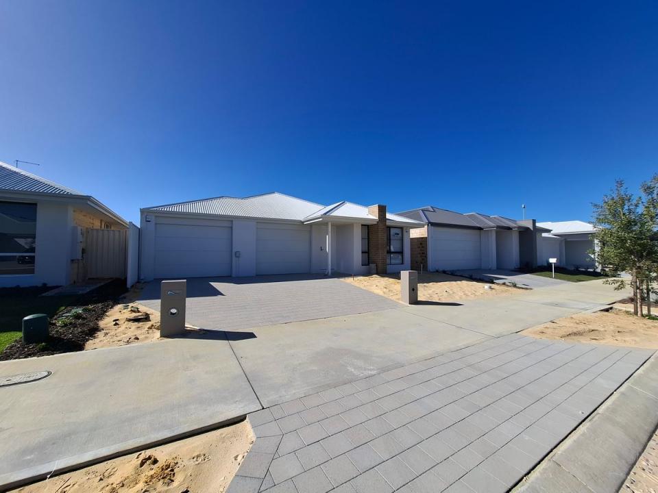 12 Hopetoun Drive, Eglinton, WA 6034, Australia