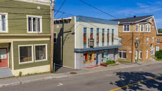 124-132  Rue LaFontaine, Rivière-du-Loup, Quebec G5R 3A2, Canada