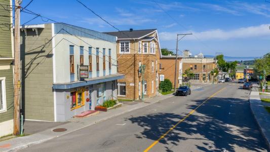 124-132  Rue LaFontaine, Rivière-du-Loup, ケベック G5R 3A2, カナダ
