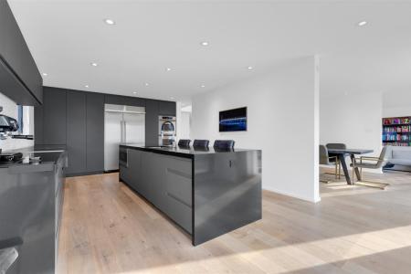 117  Rue Laporte, Dollard-Des Ormeaux, Quebec H9A 3E3, Canadá