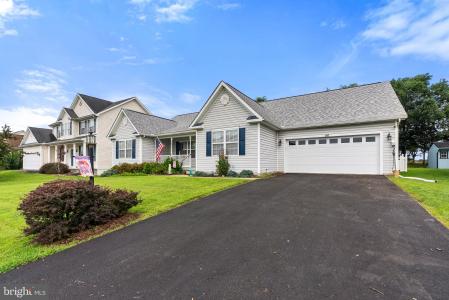 46 Carrera Court, Inwood, WV 25428, USA