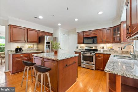 4970 Manor House Court, Woodbridge, バージニア 22193, アメリカ合衆国