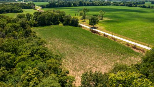 8329 Microwave Trail, Litchfield, Illinois 62056, USA
