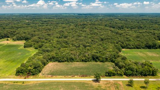 8329 Microwave Trail, Litchfield, Illinois 62056, USA