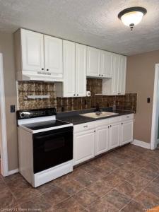 2053 E Whittemore Avenue, Burton, Michigan 48529, États-Unis