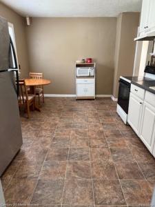 2053 E Whittemore Avenue, Burton, Michigan 48529, États-Unis