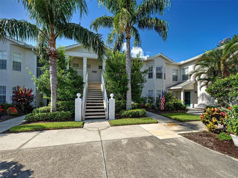 903 Addington Court , 203, Venice, Florida 34293