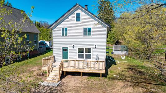 42385 Willson Memorial Dr, Chassell, Michigan 49916, USA