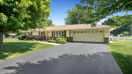 9833 Gentian Drive, Machesney Park, Illinois 61115, USA
