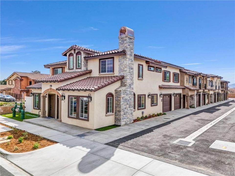 16385 Valencia Ave # 6, Fontana, California 92335, HOA KỲ