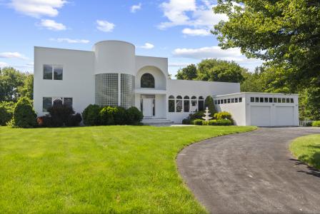 45 Brookview CT, Groton, Connecticut 06340, USA