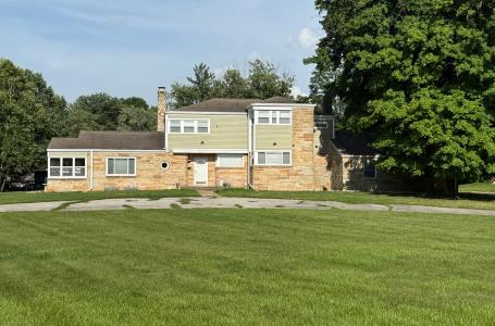 5 Green Acres Road, Washington, Indiana 47501, USA