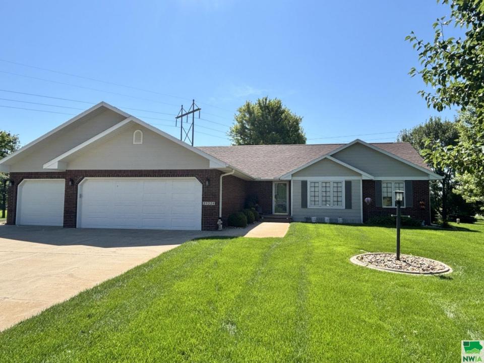 25228 Corwin Court, Sioux City, Iowa 51108