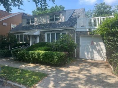 2449 Young Avenue, New York 10469, USA