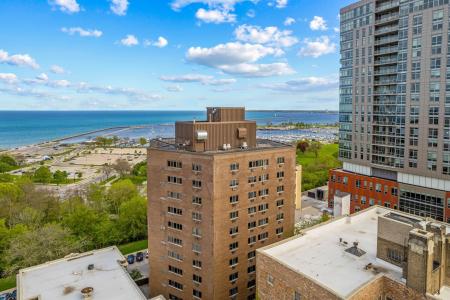 1919 N Summit Ave , 6D, Milwaukee, ויסקונסין 53202, ארצות הברית של אמריקה 