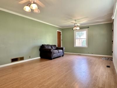 906 W 13th Ct, Trenton, Missouri 64683