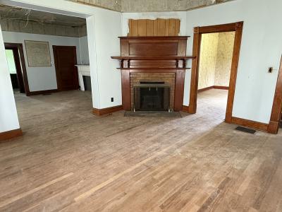 301 N. Fulton St., Edina, Missouri 63537, USA